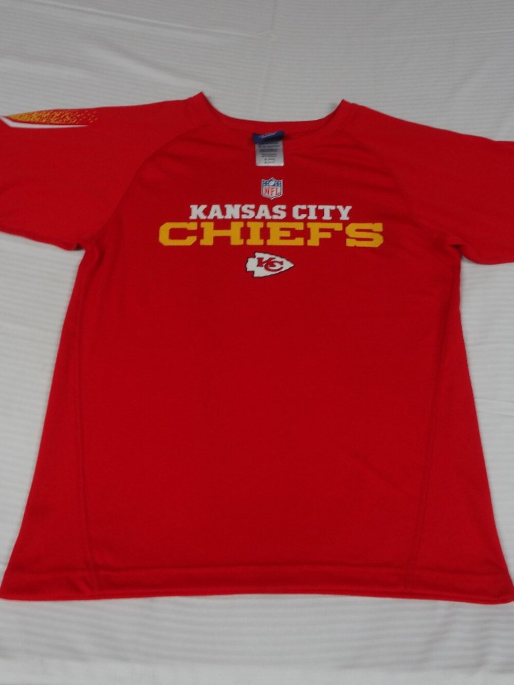 REEBOK NFL KANSAS CITY CHIEFS FOOTBALL KIDS YOUTH SIZE MEDIUM 10/12 L745